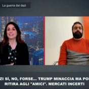 DAZI SÌ, NO, FORSE… TRUMP MINACCIA MA POI LI RITIRA AGLI “AMICI” – FERRONI INTV MAGNANI 4/2/25